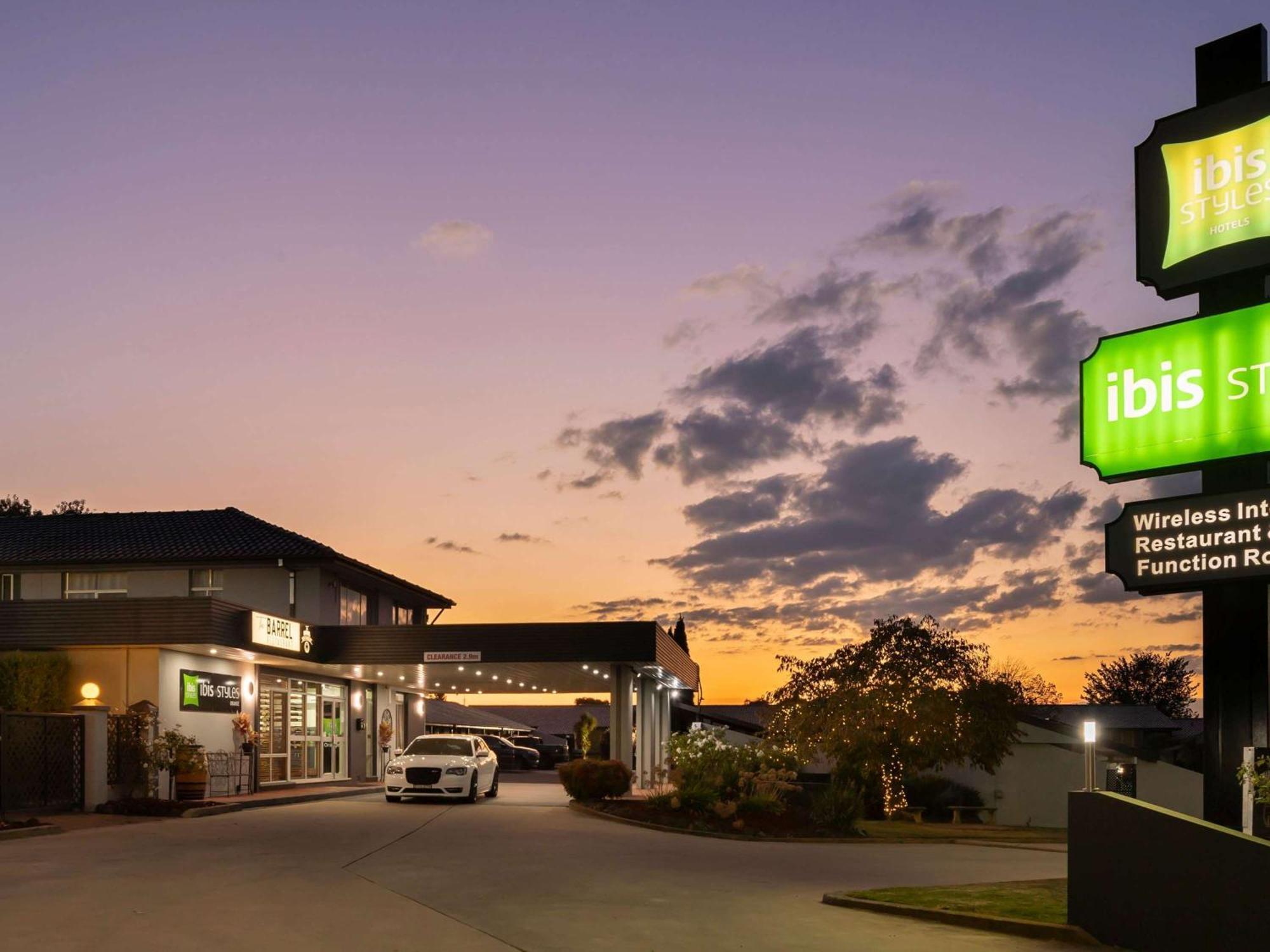 Hotel Ibis Styles Orange Exterior foto