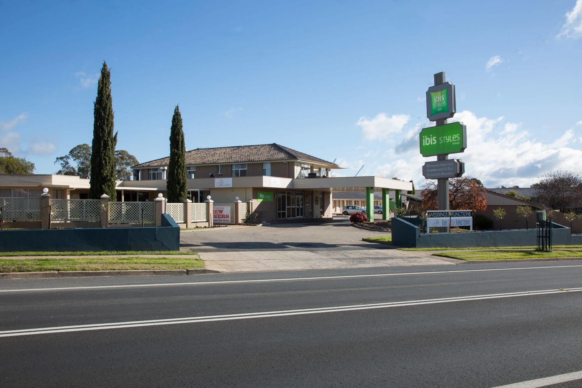 Hotel Ibis Styles Orange Exterior foto